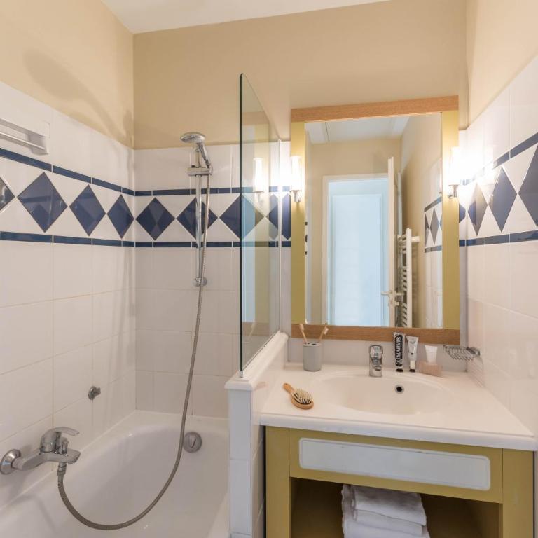 Résidence Pierre & Vacances Le Domaine de Bourgenay - Standard One-Bedroom Apartment with Terrace (4 People) - Domaine du Moulin or Village du Golf - 5