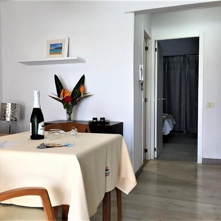 Apartamentos El Paseo - Apartamento de 1 dormitorio con vistas a la piscina - 9