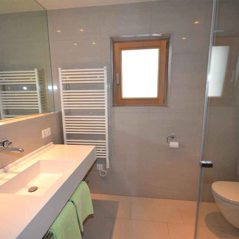 Zell City Exclusive Lodges by All in One Apartments - Apartment mit 3 Schlafzimmern und Balkon - 10