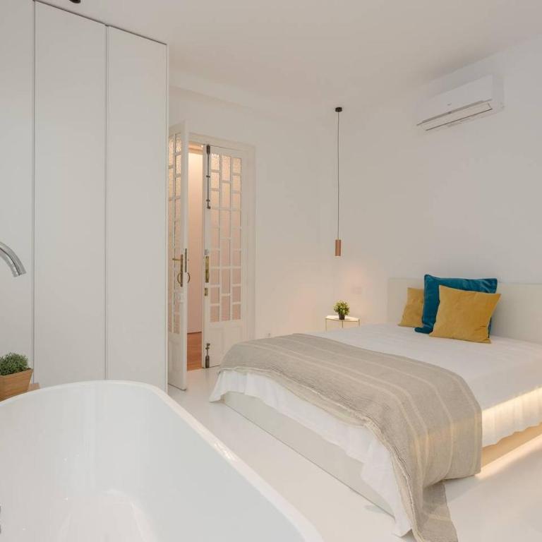 Luxury Silver Apartment just steps from Gran Vía by Batuecas - Apartment - 4