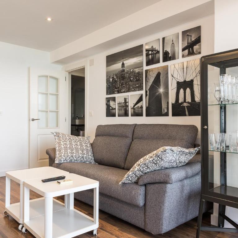 Amazing Sea Views with AC two min beach - Deluxe Apartment - 3