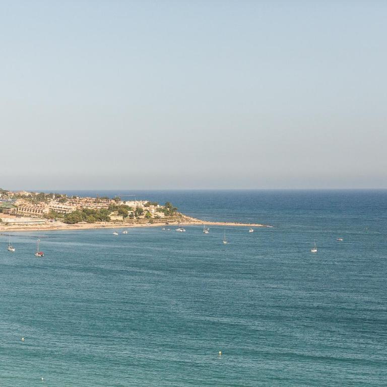 Amazing Sea Views with AC two min beach - Deluxe Apartment - 19