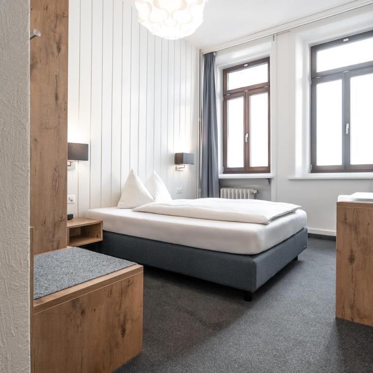 Hotel Ochsen by Mountain Hotels - Einzelzimmer mit französischem Bett. - 1