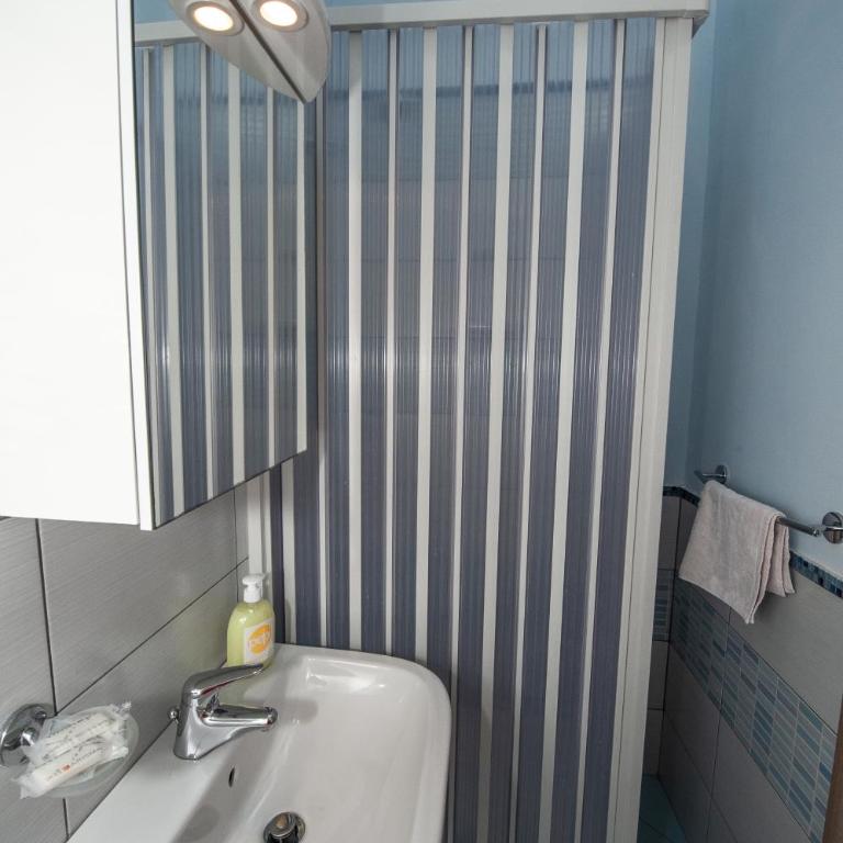 B&B Villa Eleonora - Camera Matrimoniale con Bagno Privato - 1