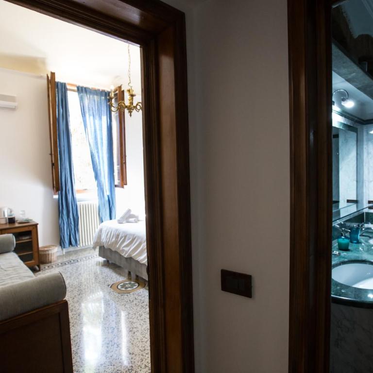 Baldovini Home Stay, Close to the city center - Camera Matrimoniale con Vasca Idromassaggio - 12