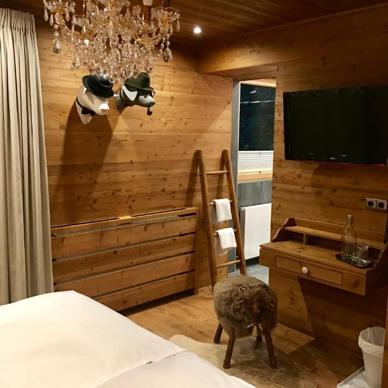 Alpin Hotel Garni Eder - Private Living - Deluxe Doppelzimmer mit Balkon - 4