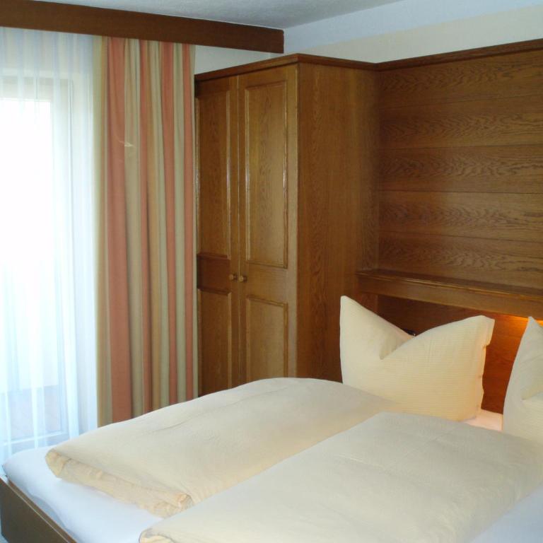 Haus Wiesenblick - Doppel-/Zweibettzimmer mit Balkon - 5