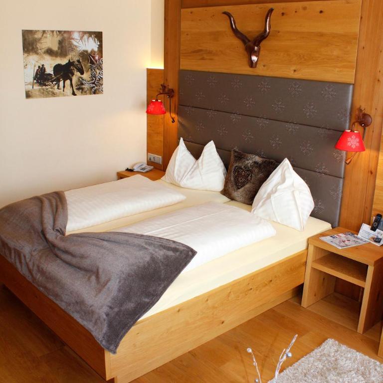 Hotel Kristall - Doppelzimmer mit Balkon und Bergblick - 5