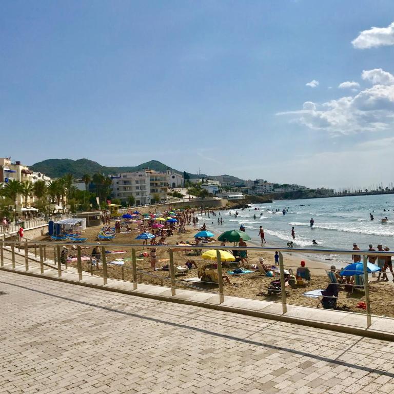 Seaside Apartment in Sitges Steps from Beaches with private Patio - Apartamento Deluxe - 39