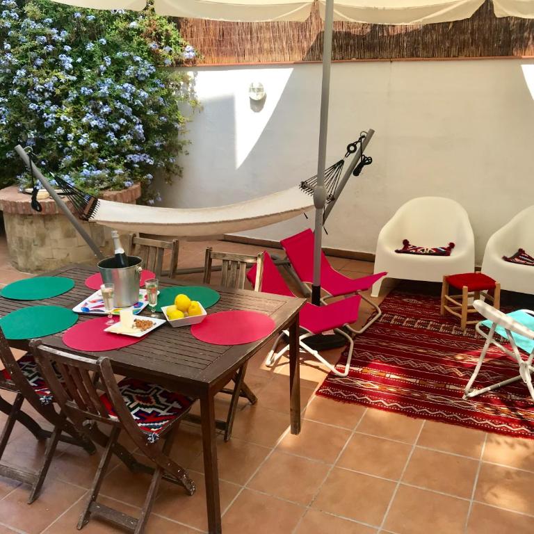 Seaside Apartment in Sitges Steps from Beaches with private Patio - Apartamento Deluxe - 1