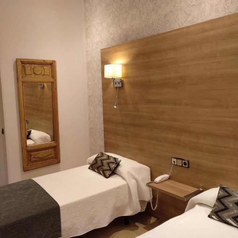 Hostal Aguilar - Twin Room - 6