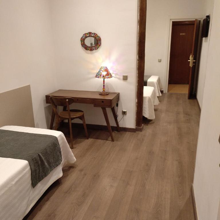 Hostal Aguilar - Triple Room - 4