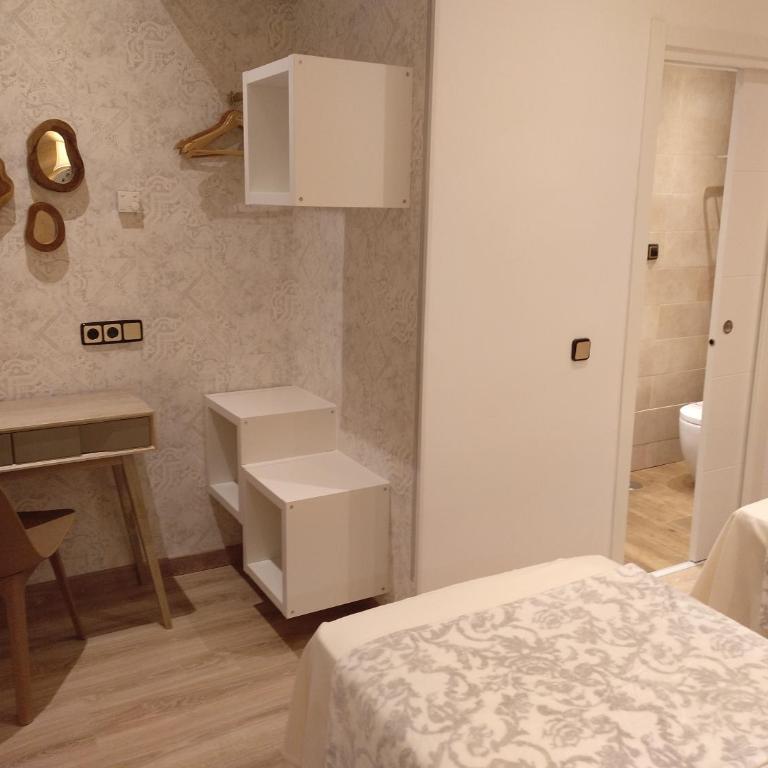 Hostal Aguilar - Twin Room - 4