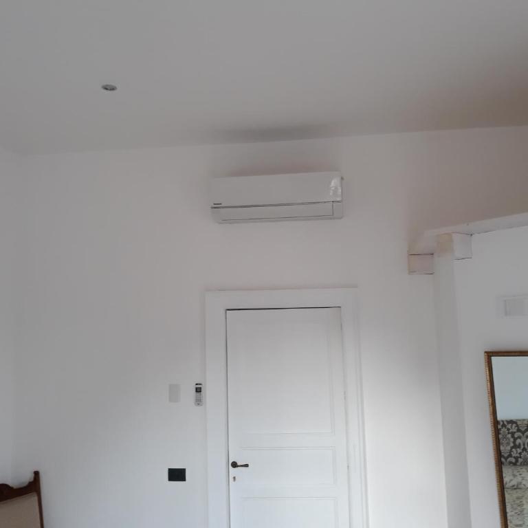 Via Pezza 100 - Camera Tripla con Balcone - 10