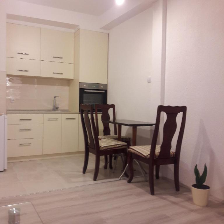 M&A - One-Bedroom Apartment - 18