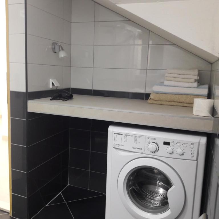 M&A - One-Bedroom Apartment - 20