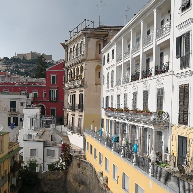 Casa Wenner 1 panorama su Chiaia - Studio Apartment with Sea View - 35