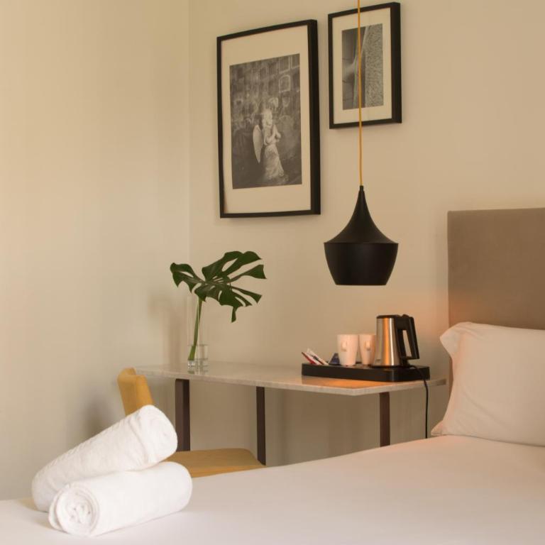 Forget Me Not Barcelona - Double or Twin Room with Street View - 7