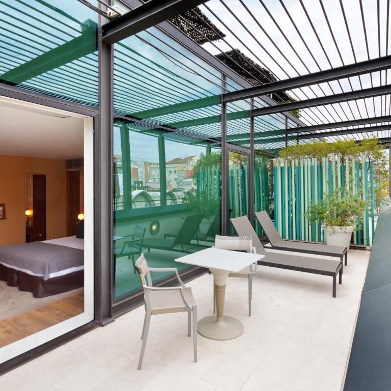 Hotel Condes de Barcelona - Executive Double or Twin Room - 1