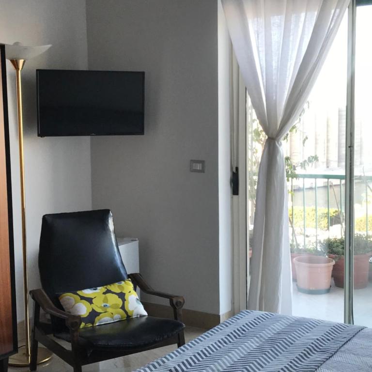 B&B Questa casa non e'un albergo - Triple Room with Bathroom - 8