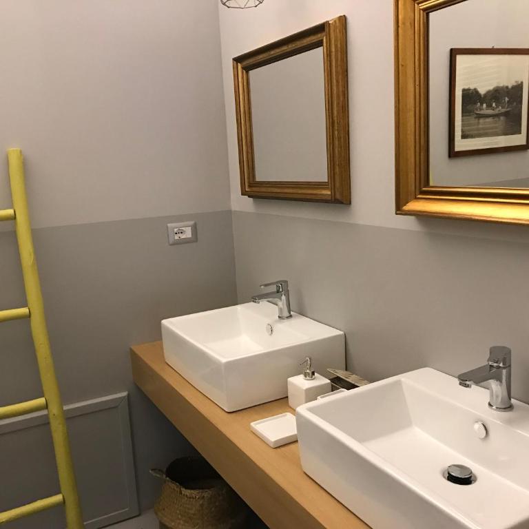 B&B Questa casa non e'un albergo - Triple Room with Bathroom - 4