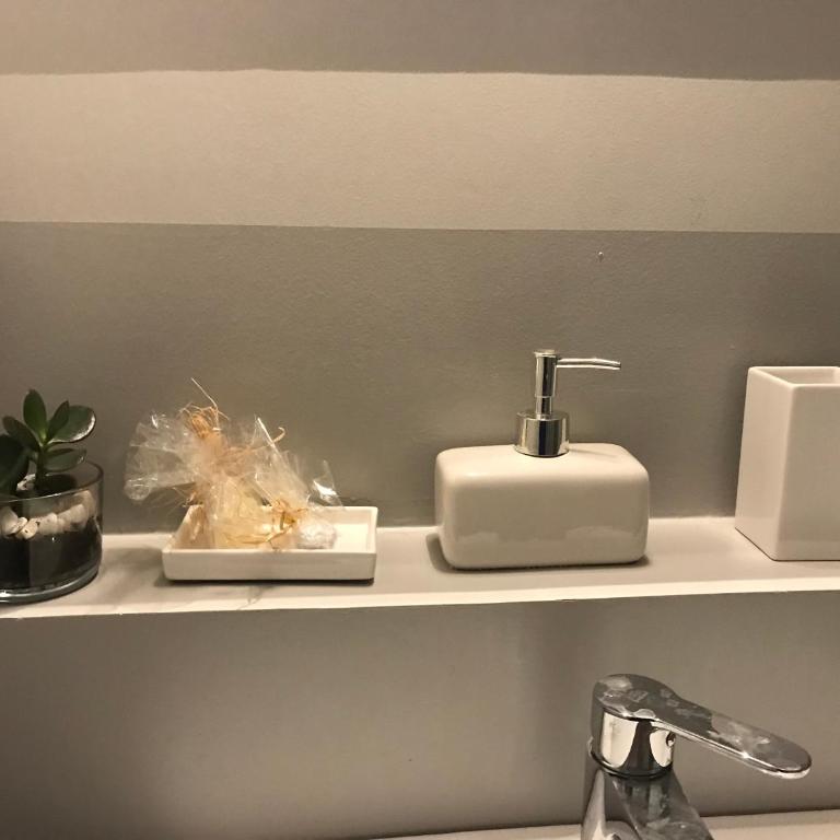 B&B Questa casa non e'un albergo - Double Room with Private Bathroom - 3