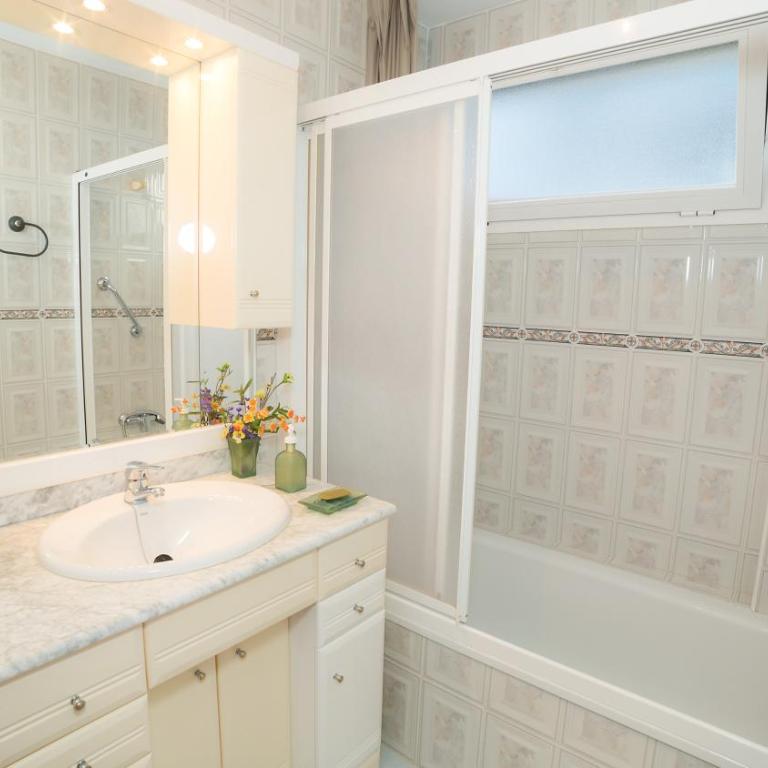 Condesa Playa - Two-Bedroom Apartment - 16
