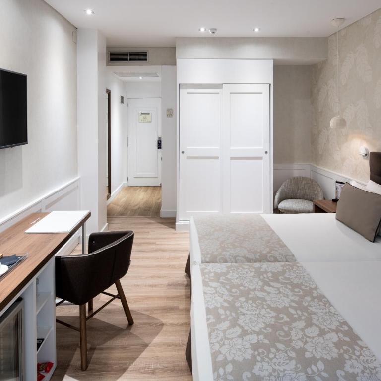 Catalonia Puerta del Sol - Habitación Familiar (2 adultos y 2 niños) - 1