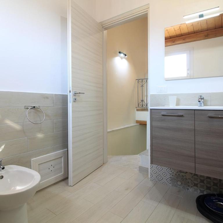 centruMaqueda - Double Room with Balcony - 7