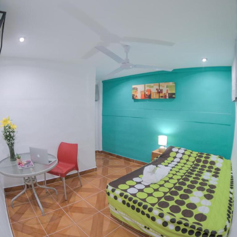 Hotel San Carlos - Deluxe Room (2 Adults + 1 Child) - 1