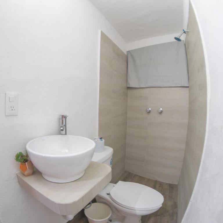 Hotel San Carlos - Deluxe Room (2 Adults + 1 Child) - 3