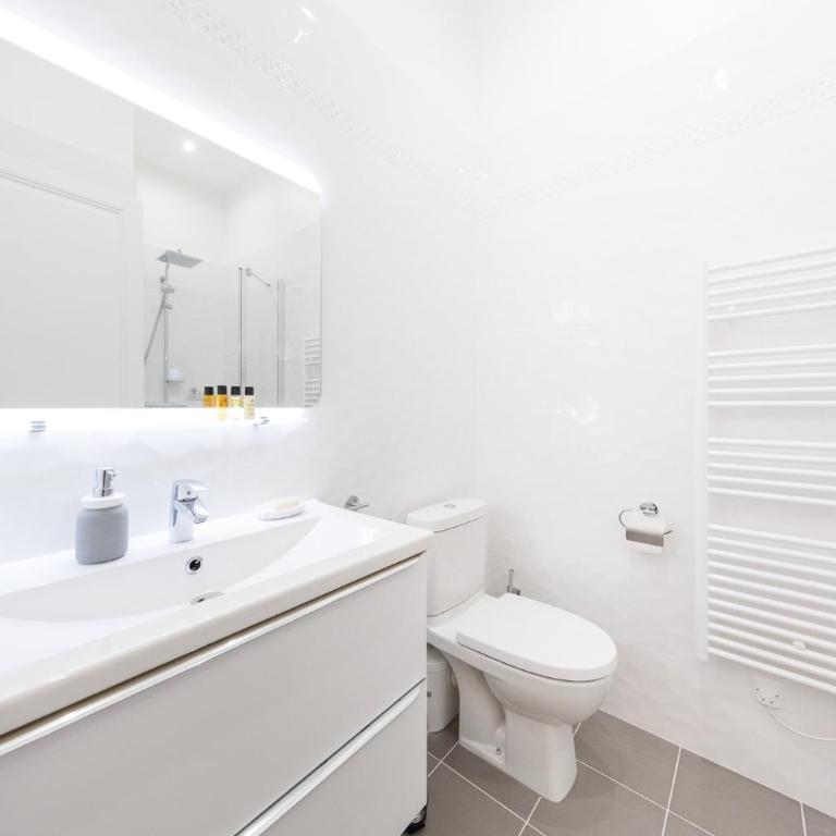 Maison de Lignières - Guest House - Paris quartier Champs-Elysées - Chambre de Luxe avec Salle de Bains Privative Séparée - 3