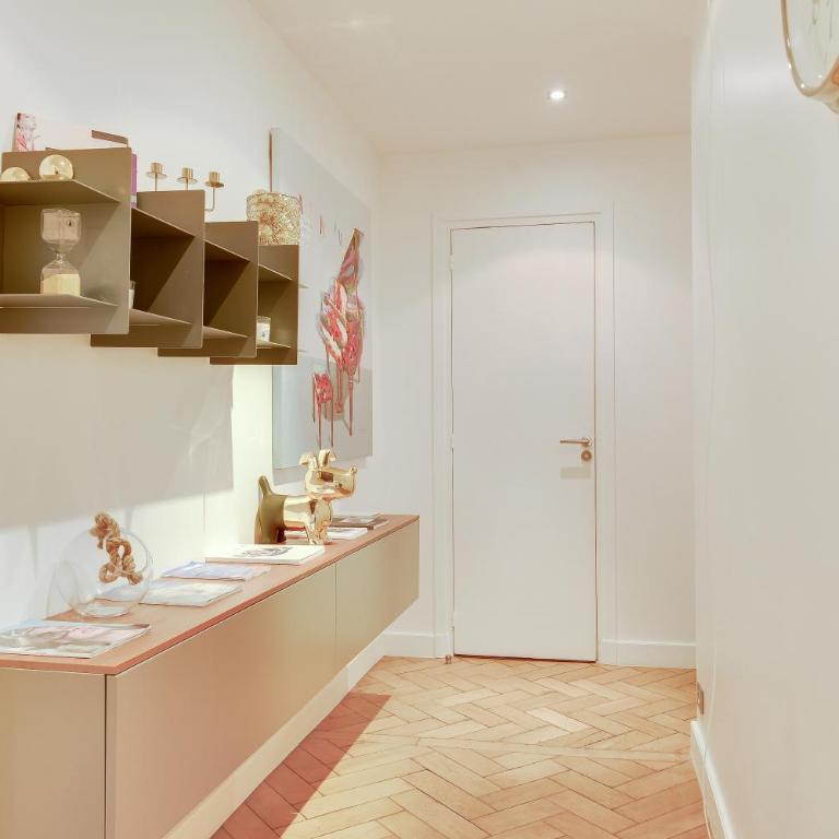 21a Maréchal FOCH Avenue Paris CHAMPS-ELYSÉES - Two-Bedroom Apartment - 45