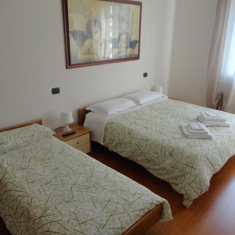 Alloggio Cavour - Camera Tripla - 7