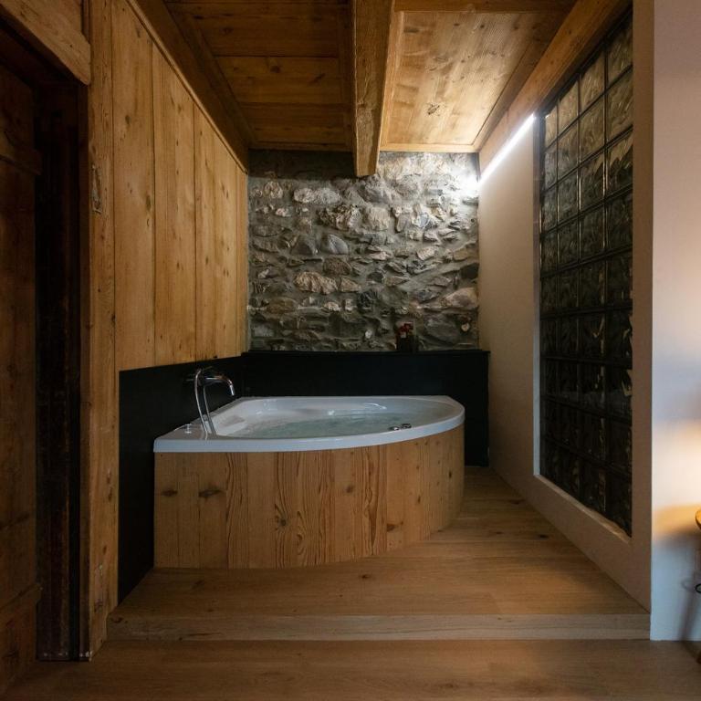 La Grande Maison - Doppelzimmer mit Whirlpool-Badewanne - 5