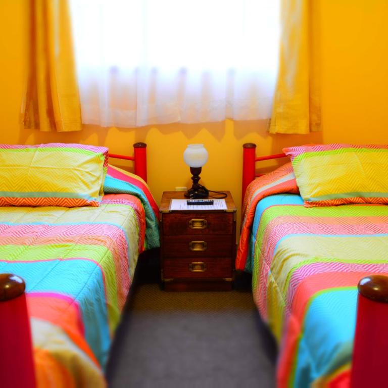 Hostal Aventura Austral - Standard Twin Room with Shared Bathroom - 3