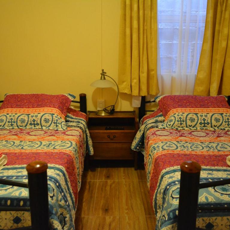 Hostal Aventura Austral - Twin Room with Private Bathroom - 5
