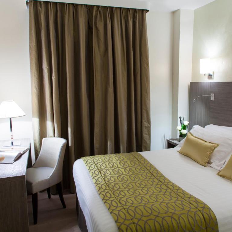 Best Western Plus Hotel Carlton Annecy - Small Classic Double Room - Non-Smoking - 6