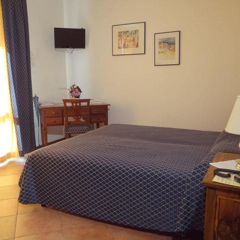 Belvedere Hotel & Villa - Camera Familiare con Vista Lago - 3