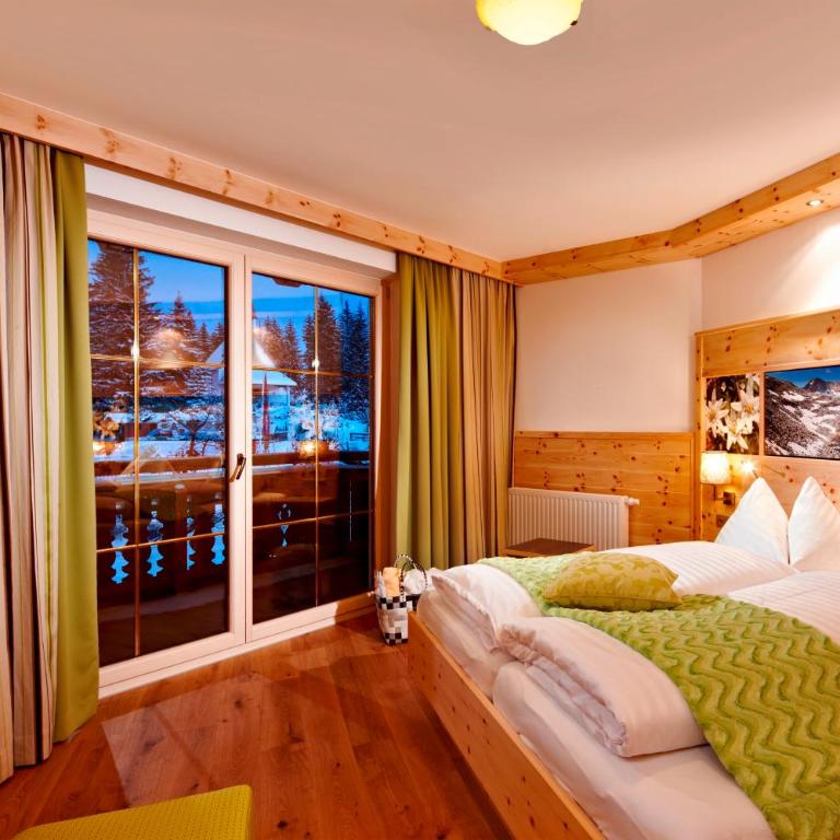 Biohotel Castello Königsleiten - Comfort Doppelzimmer mit Balkon und Bergblick - 1