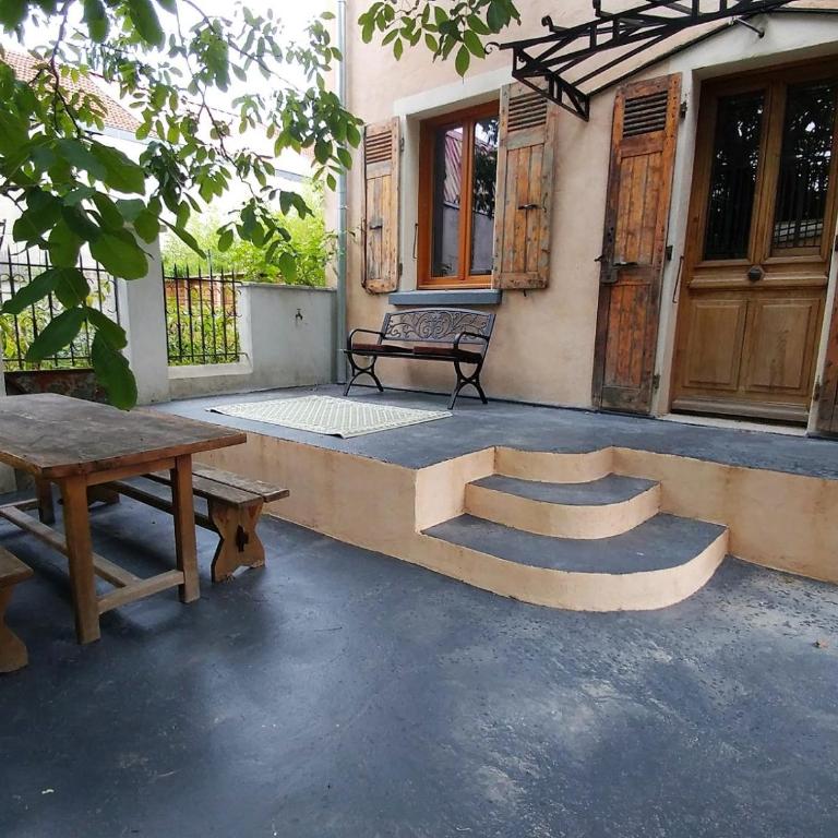 MAISON JARDIN ET PARKING PRIVé dans GRENOBLE - Villa - 4