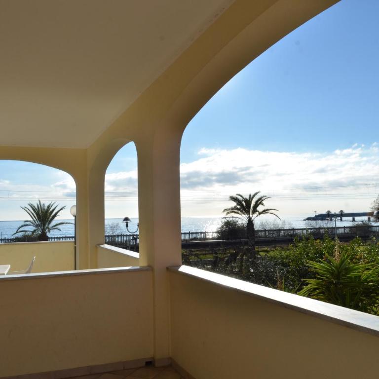 Residence Villa Carmen fronte mare a 50 mt - One-Bedroom Apartment with Sea View - 6