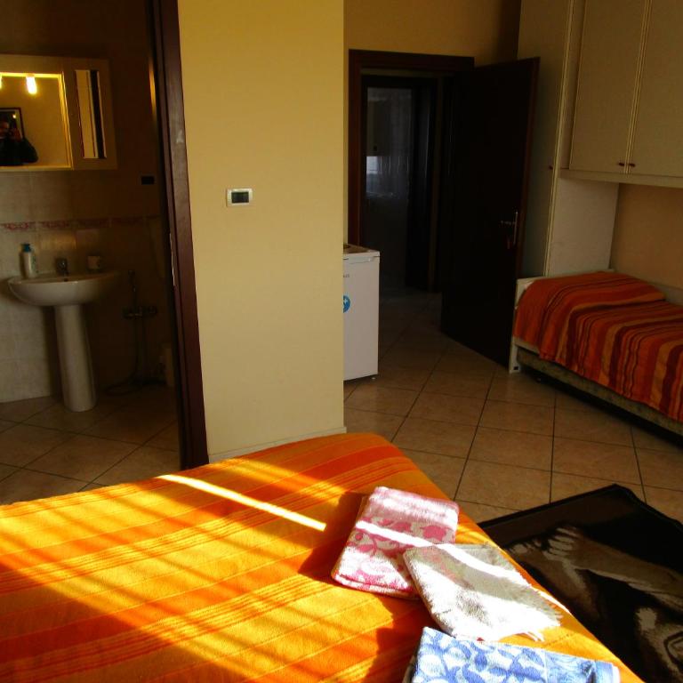 San Marco - Triple Room with Private Bathroom - 2