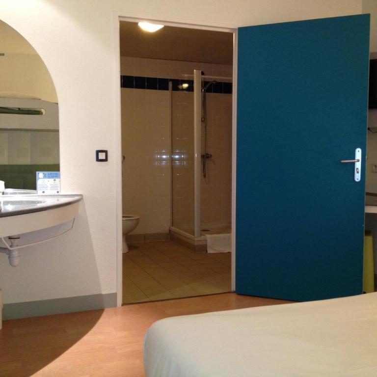 ibis Budget Caen Centre Gare - Chambre Triple - 9