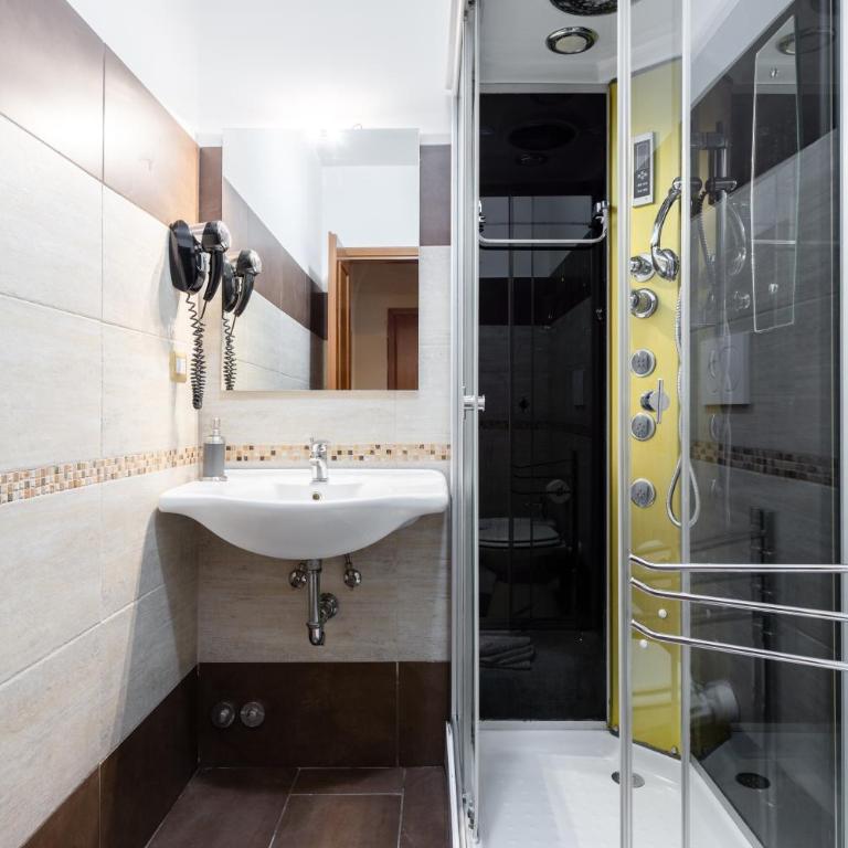 Dreams Roma B&B - Camera Quadrupla Deluxe - 6