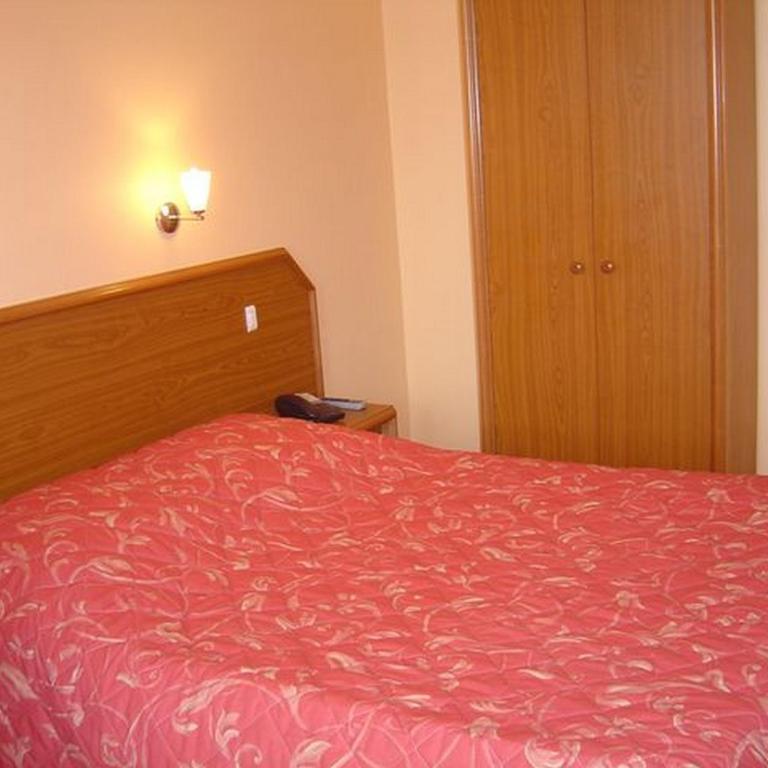 Paris Hôtel Le Mediterraneen - Chambre Triple - 11
