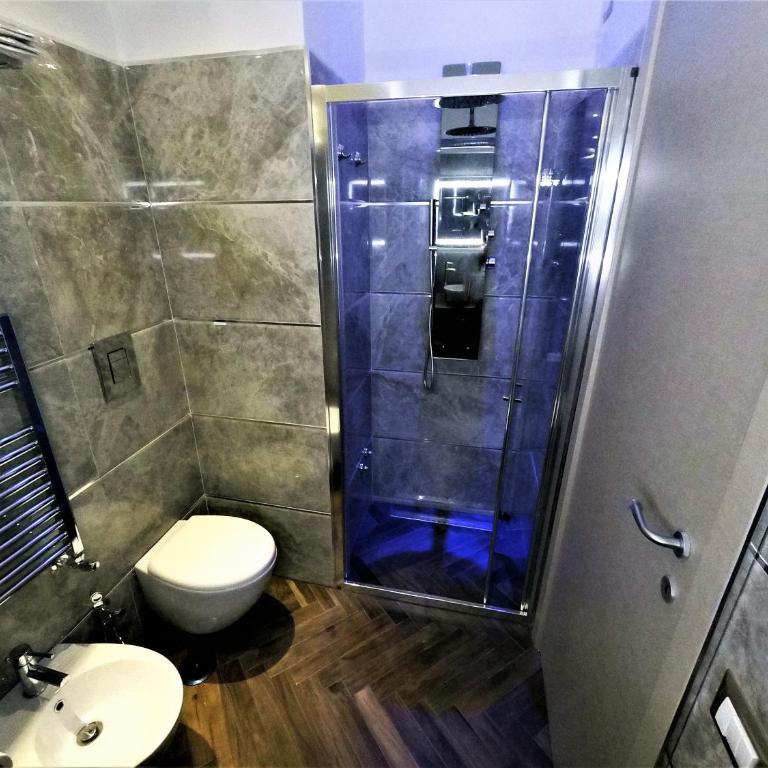 Royal Rooms Luxury Suite - Camera Matrimoniale Deluxe con Balcone - 18