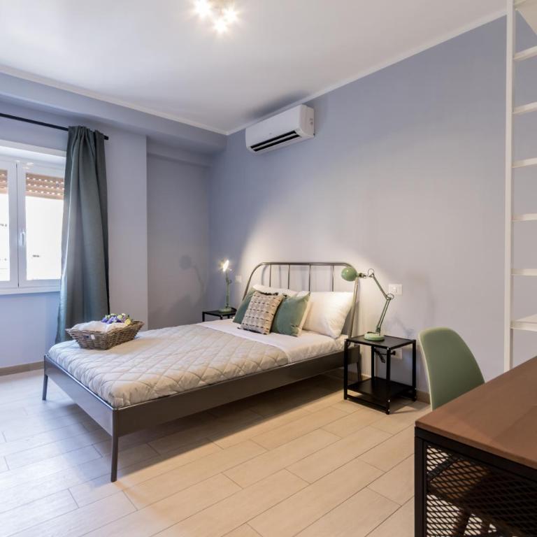 MARCONI 94 - APARTMENT&PRIVATE ROOMS - Camera Matrimoniale con Bagno in Comune - 10