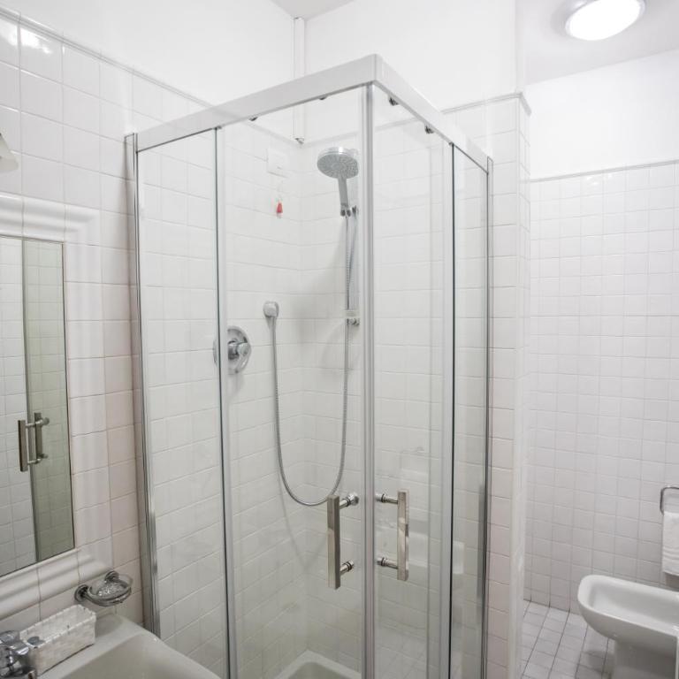 Affittacamere Le Camere di Porta San Felice - Self Check in - Camera Matrimoniale/Doppia con Letti Singoli con Bagno Privato - 10