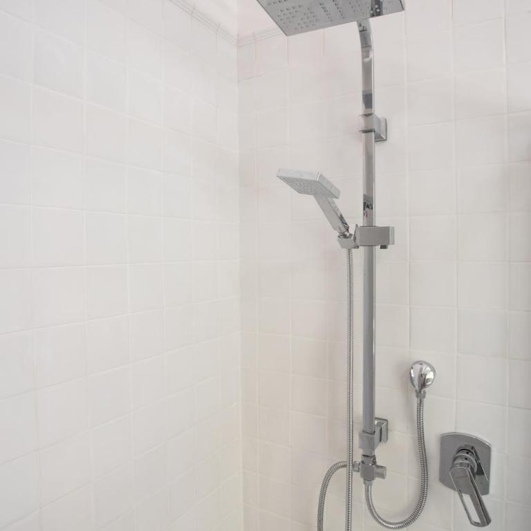 Affittacamere Le Camere di Porta San Felice - Self Check in - Ampia Camera Matrimoniale/Doppia con Letti Singoli con Bagno Privato - 10